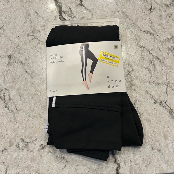 A new day Womens ponte leggings black with white stripes down the sides M NEW - Picture 2 of 4